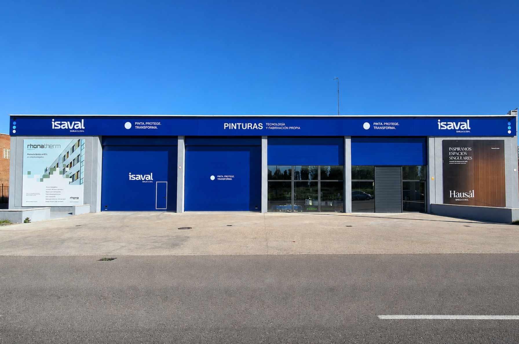 Fachada de una tienda Isaval