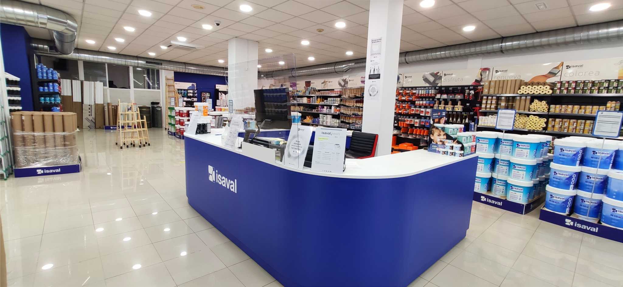 Interior de una tienda Isaval